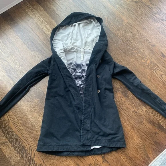 Lululemon jacket - Picture 3 of 4